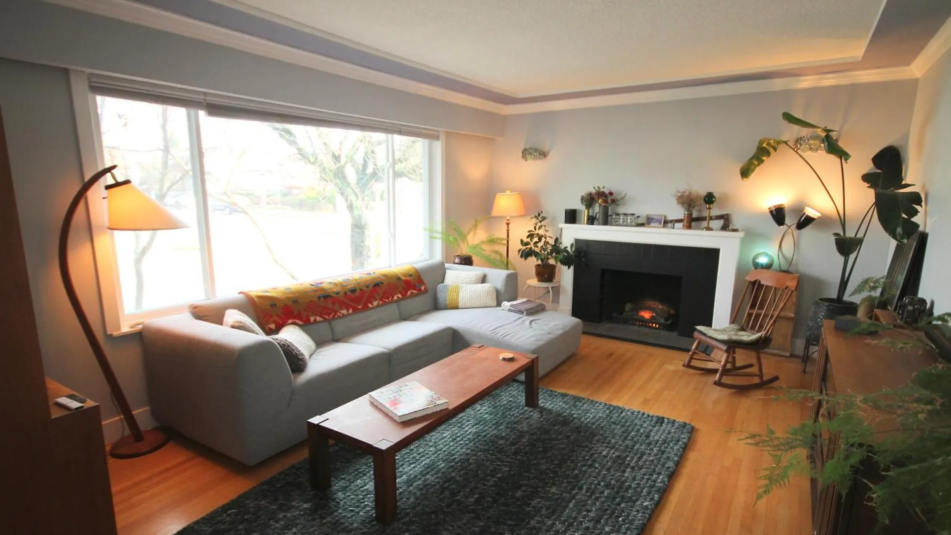 The Orange Door Bungalow Vancouver Holiday home