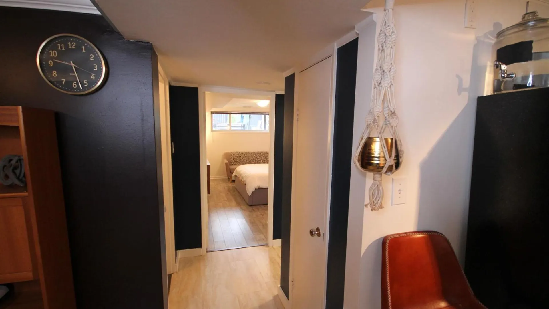 The Orange Door Bungalow Vancouver Holiday home